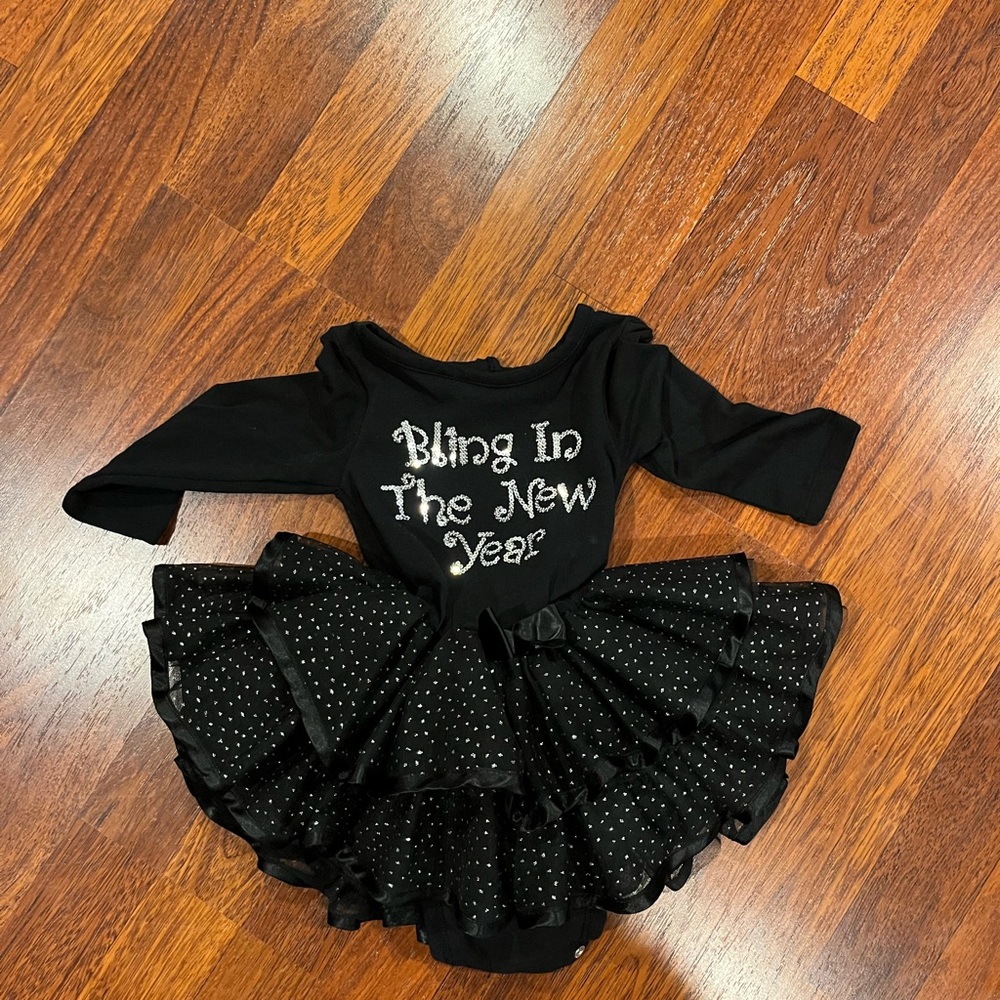 Koala Kids New Year’s Eve outfit size 12 month only worn once.